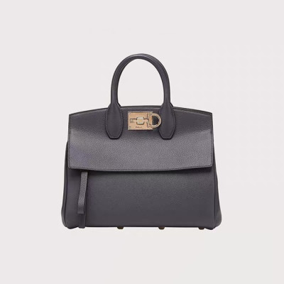 페라가모 여성 그레이 토트백 - Ferragamo Womens Gray Tote Bag - sf39x