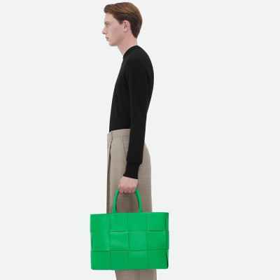 보테가베네타 남성 아르코 토트백 - Bottega Veneta Mens Green Tote Bag - bv121x