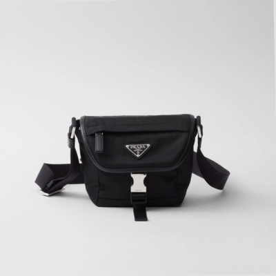 프라다 남성 썸머 메신저 백 2VD070 - Prada Mens Black Messenger Bag - prb2196x