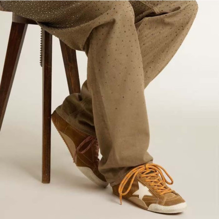 [당일배송] 골든구스 남/녀 화이트 스타 & 플래티넘 힐탭 토바코 컬러 스웨이드 트루스타 - dd1015x