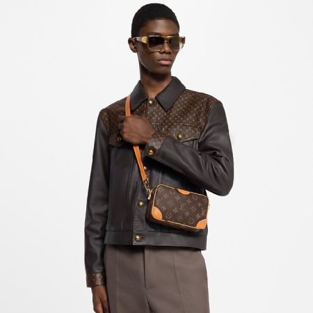 [당일배송] 루이비통 남성 트로카데로 웨어러블 월릿 크로스백 - dd1062x